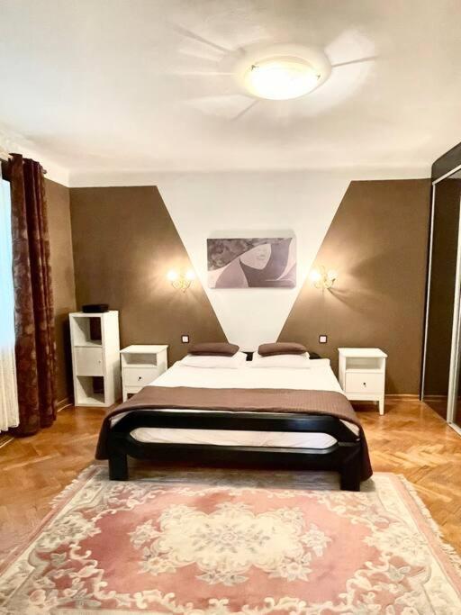 Beautiful Villa With Garden In Milanowek Exterior photo