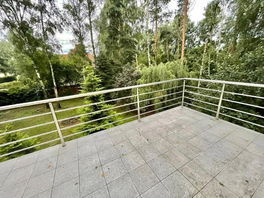 Beautiful Villa With Garden In Milanowek Exterior photo