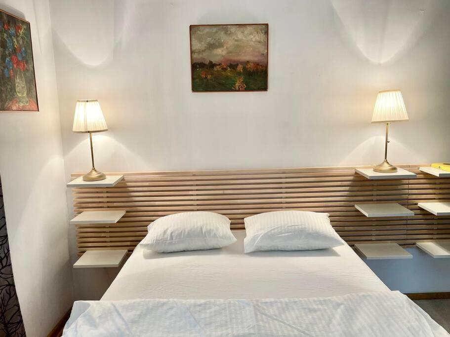 Beautiful Villa With Garden In Milanowek Exterior photo