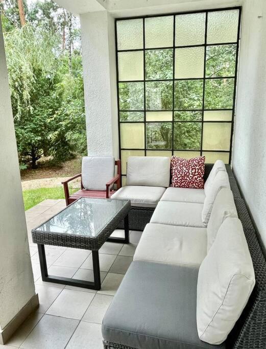 Beautiful Villa With Garden In Milanowek Exterior photo